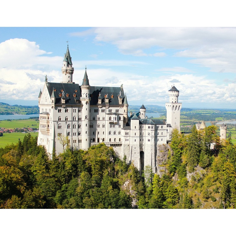 A Castle in the Clouds 250 Pieces 16″ x 10.1″